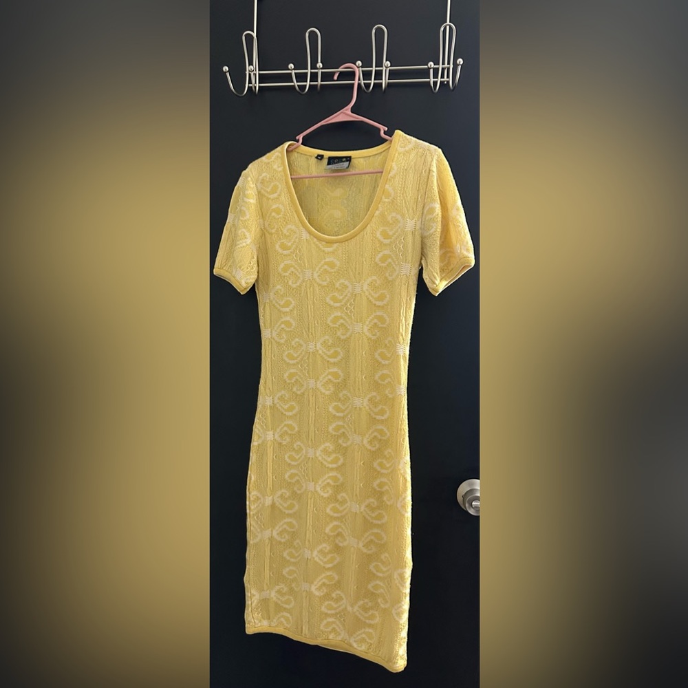 COOGI Yellow Lace Pattern Short Sleeve Top